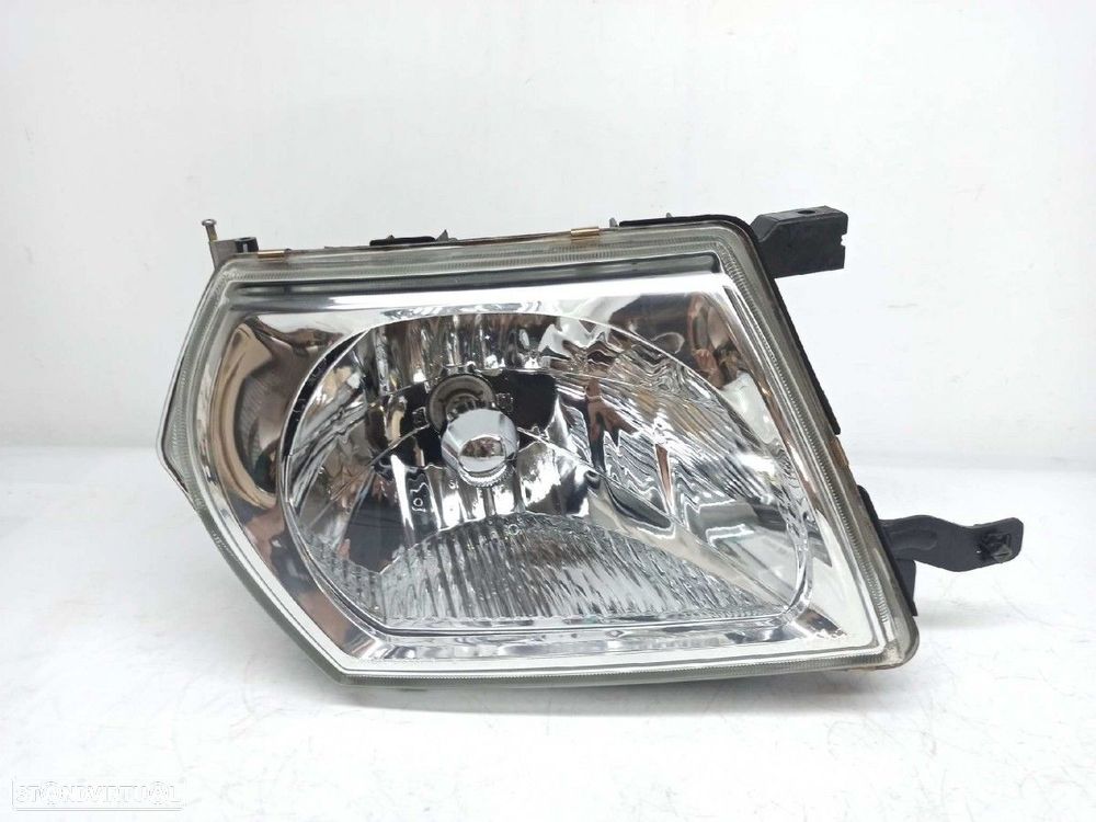 FAROL DIREITO NISSAN PATROL GR (Y61) BáSICO - 1