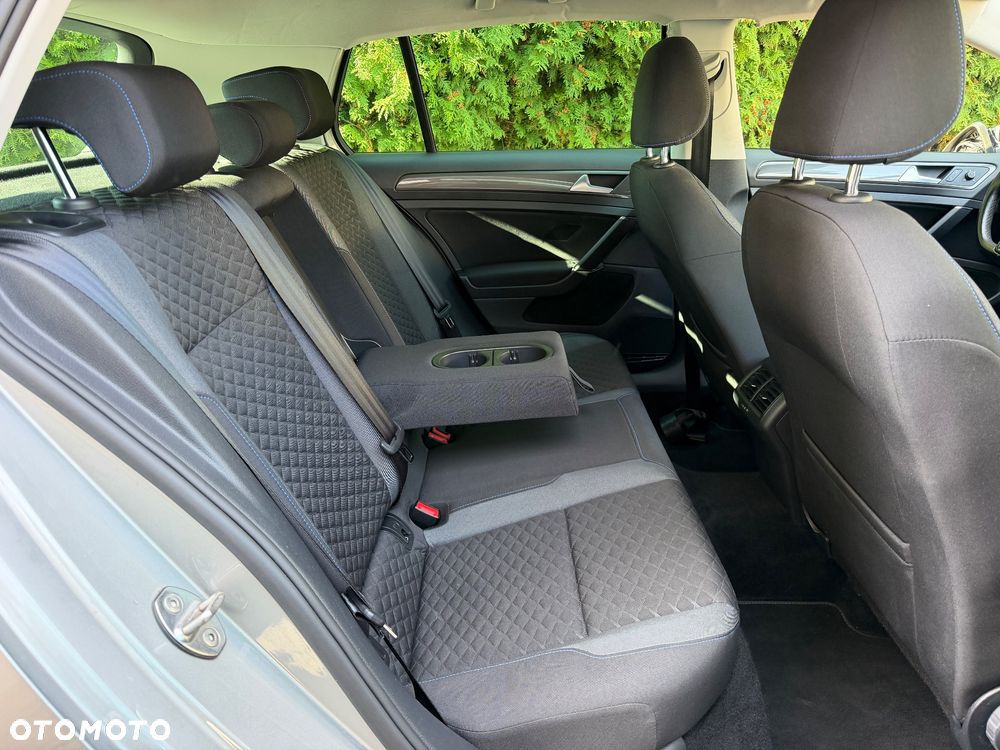 Volkswagen Golf - 19