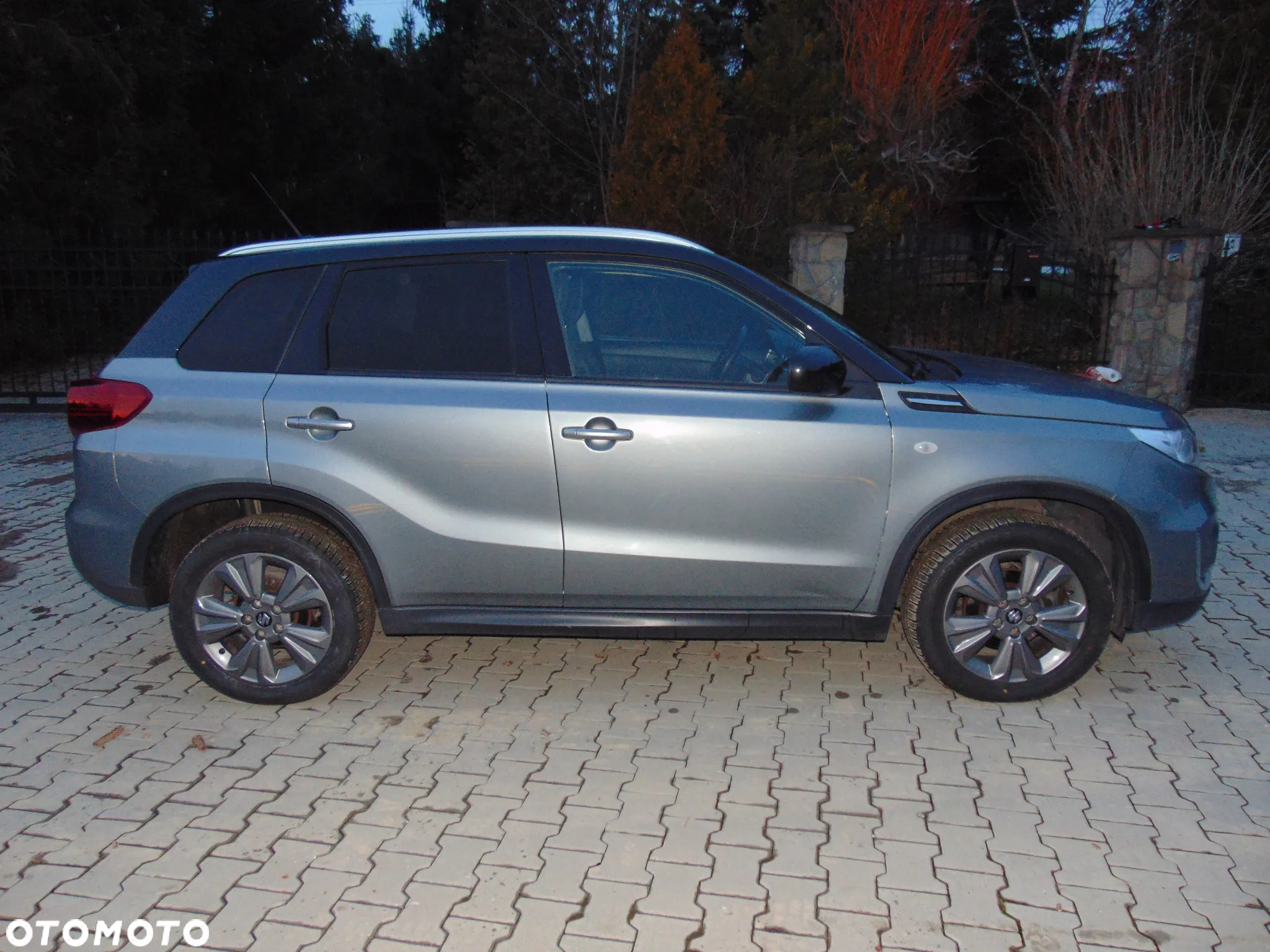 Suzuki Vitara 1.0 Boosterjet Premium 4WD - 24