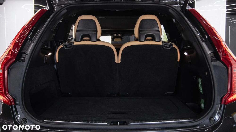 Volvo XC 90 T8 AWD Plug-In Hybrid Plus Dark 7os - 24