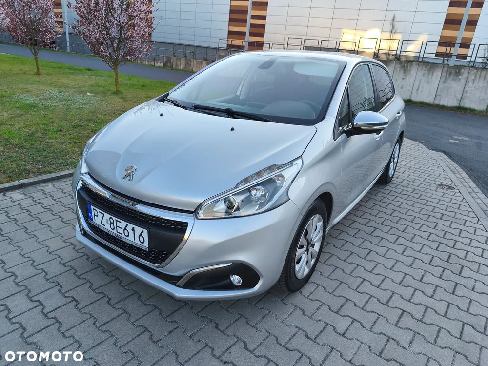 Peugeot 208 PureTech 82 Urban Move - 1