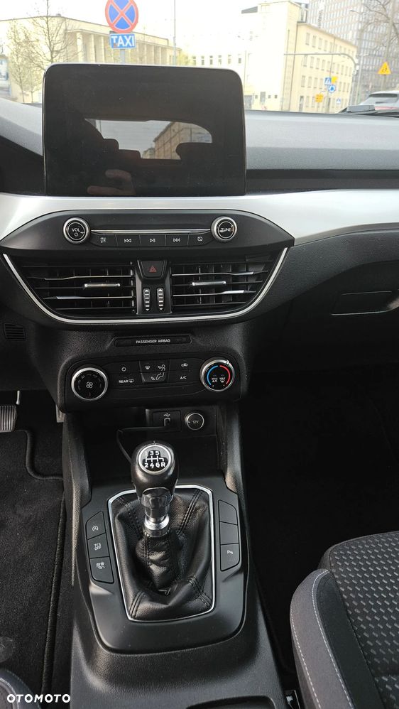Ford Focus 1.0 EcoBoost Trend Edition Business - 30