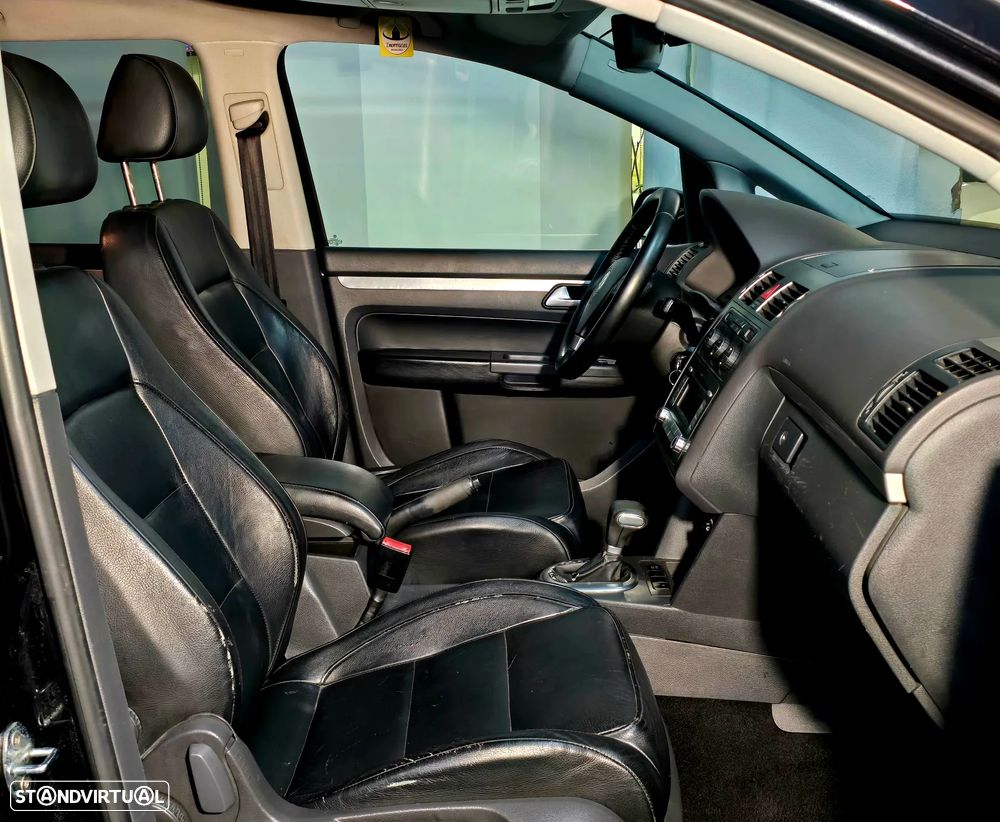 VW Touran 1.9 TDi Highline DSG 7V 7L - 9