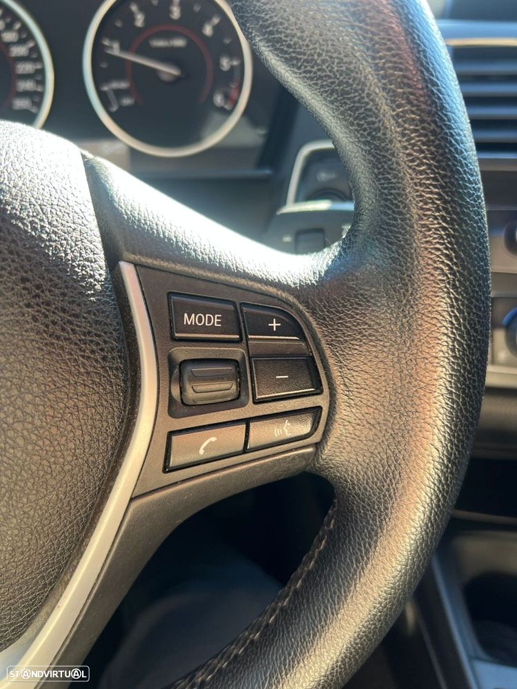 BMW 120 d xDrive Pack M - 29