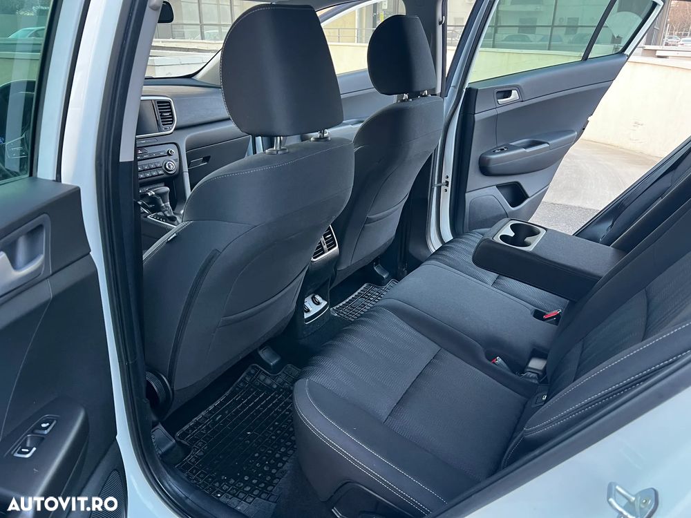 Kia Sportage 1.6 DSL MHEV 7DCT HP 4x2 Style - 6