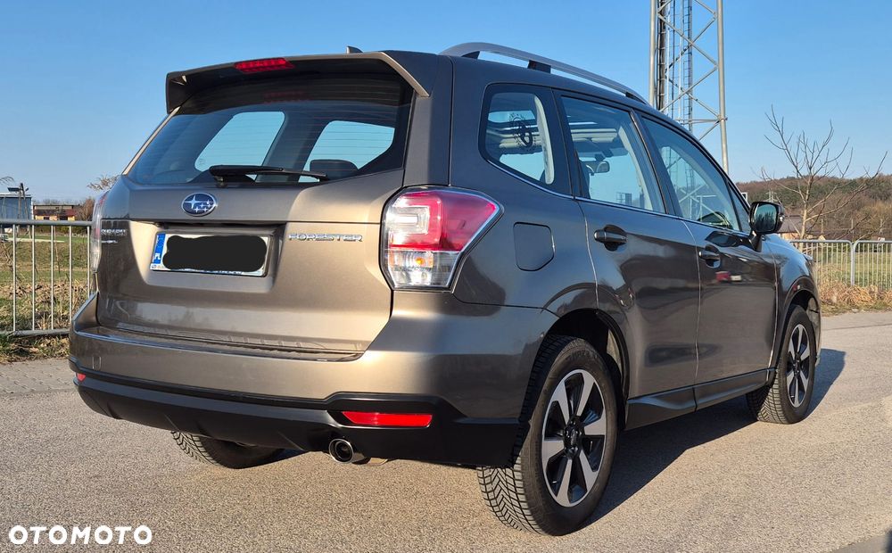 Subaru Forester 2.0 i Active Lineartronic - 8