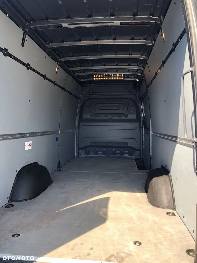 Mercedes-Benz Sprinter - 14