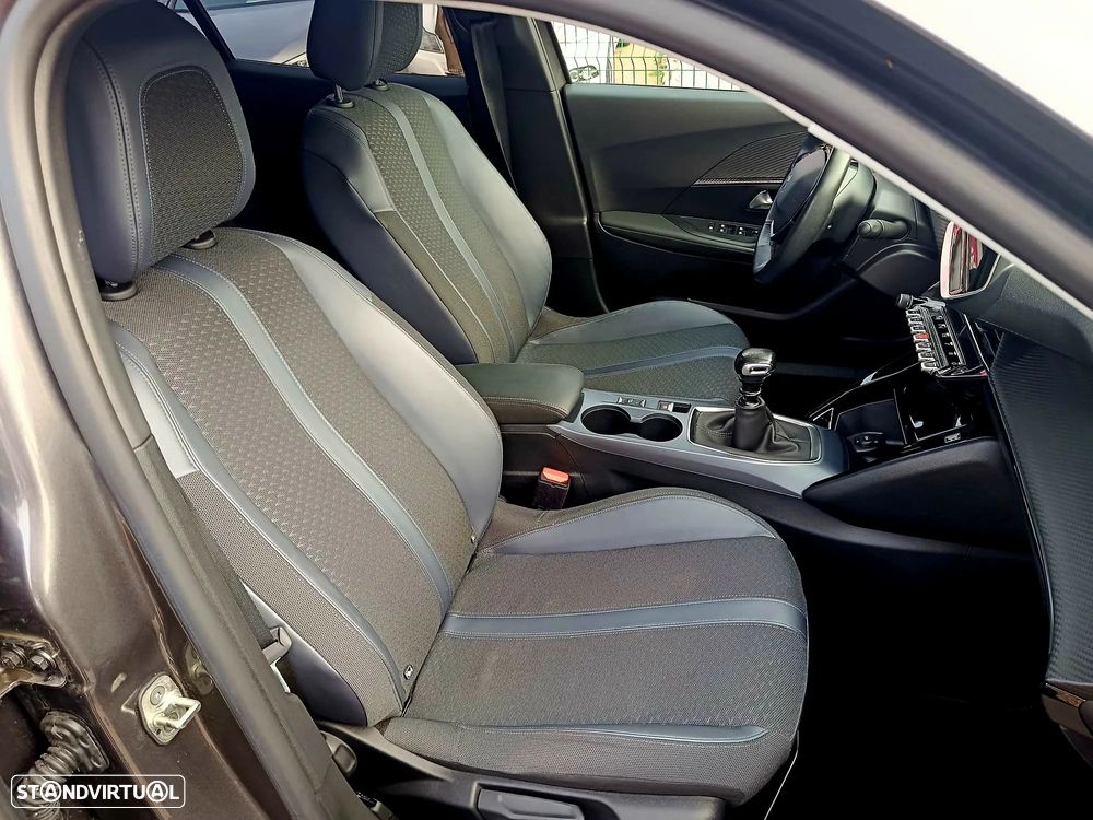 Peugeot 2008 PureTech 130 Allure Pack - 8