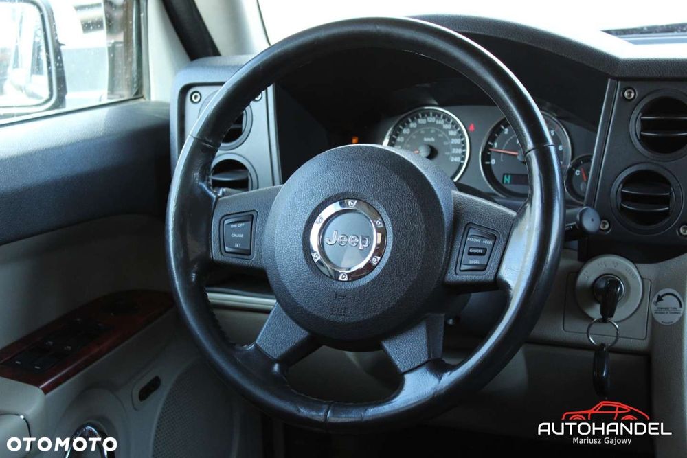 Jeep Commander - 8