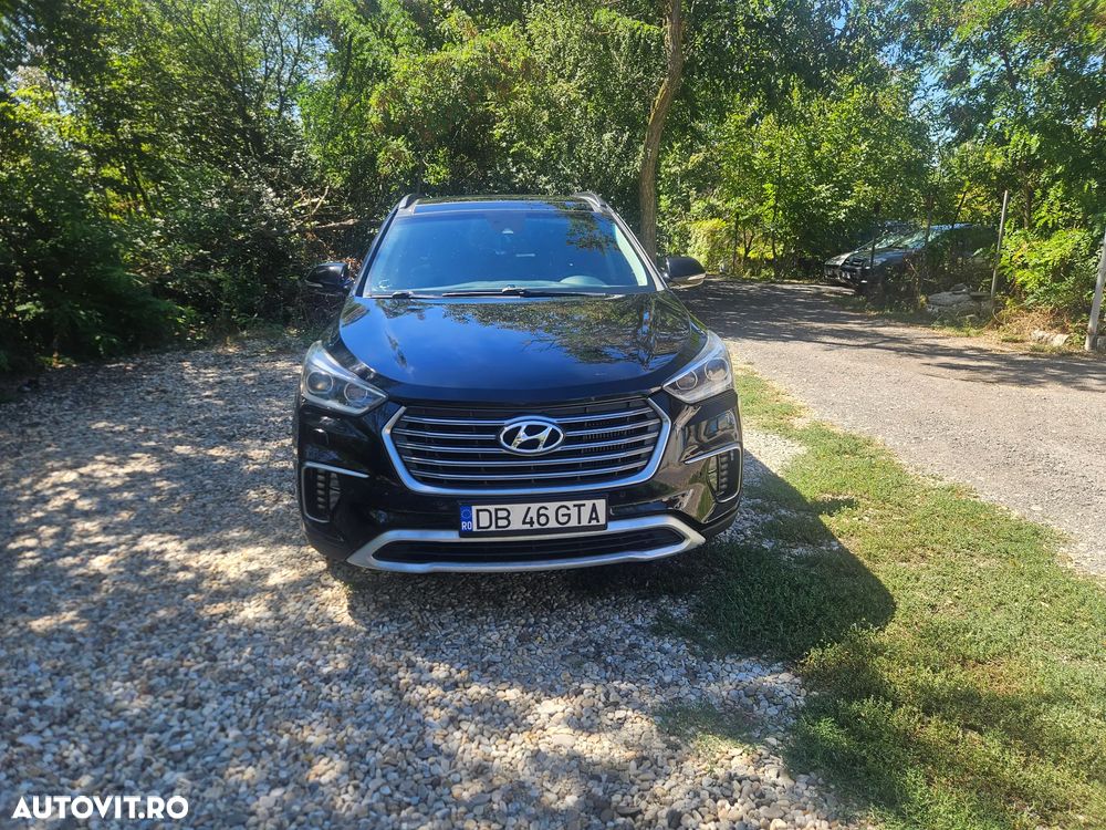 Hyundai Grand Santa Fe - 26