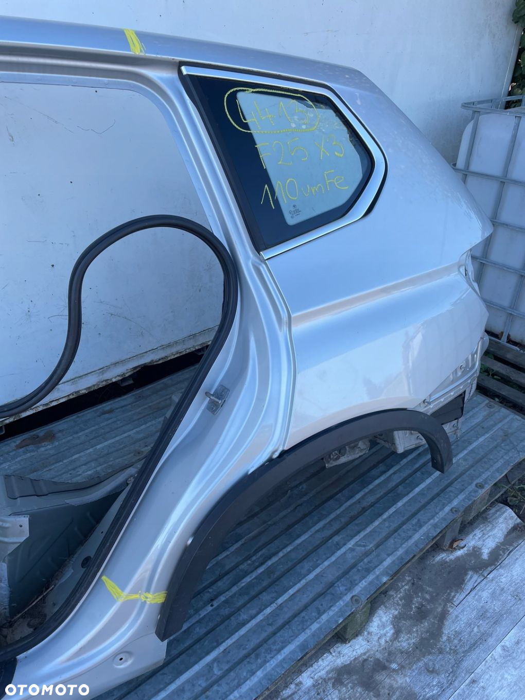 Blotnik cwiartka szyba listwa lewy tyl 354/7 TITANSILBER BMW X3 F25 110umFe - 4