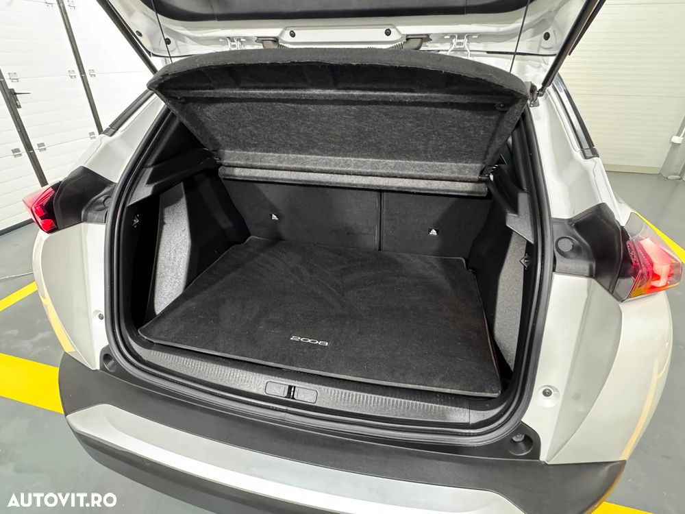 Peugeot 2008 1.5 BlueHDI EAT8 STT GT - 26