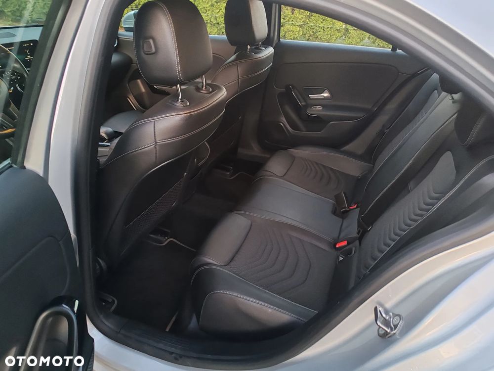 Mercedes-Benz Klasa A 180 d Progressive 7G-DCT - 22