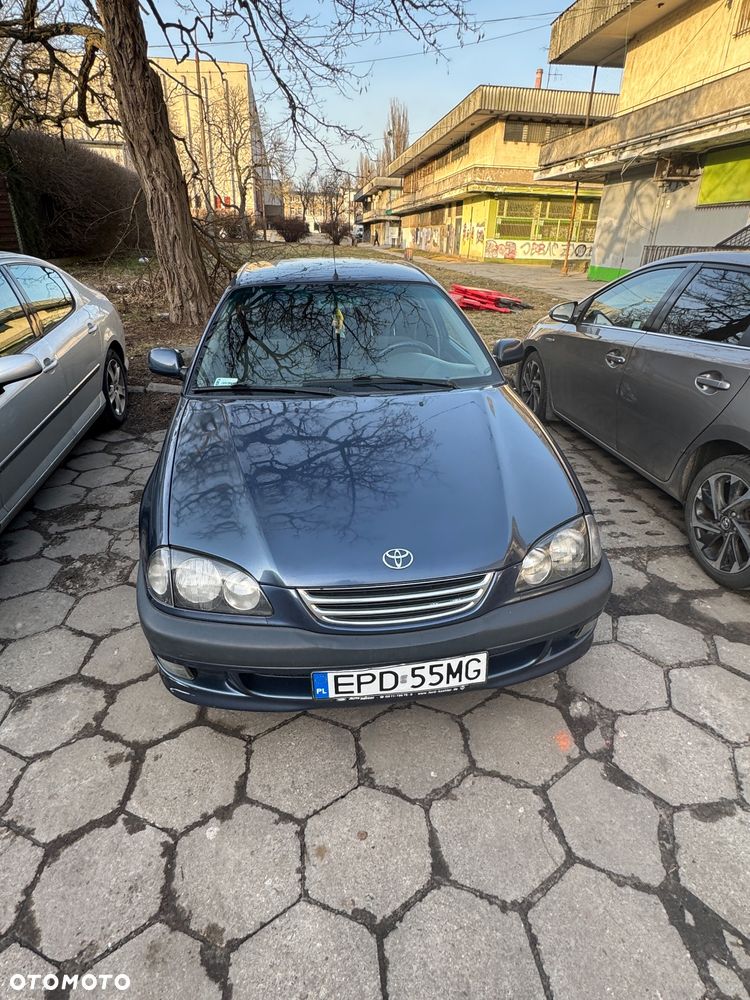 Toyota Avensis 2.0 Sol - 1