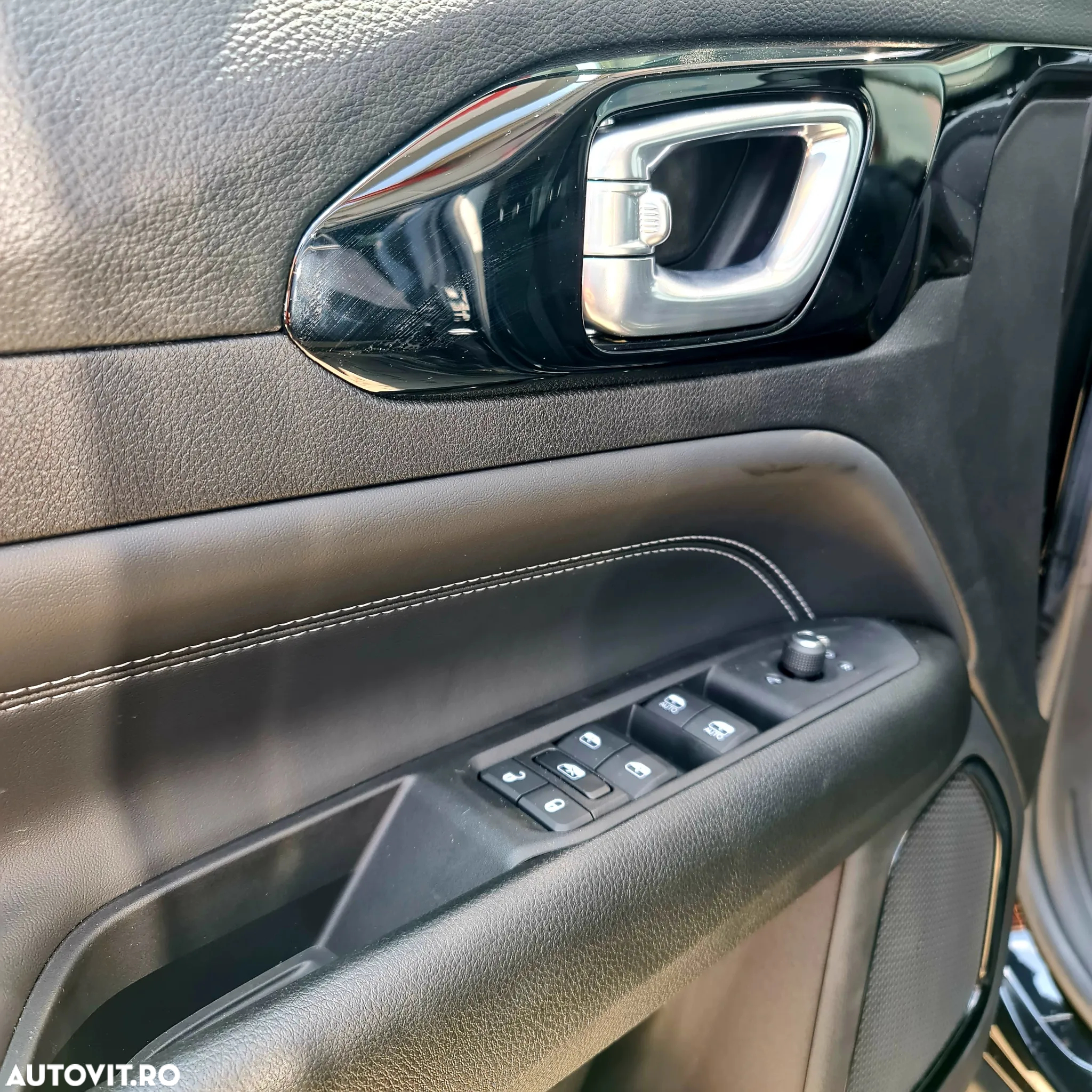 Jeep Compass - 12
