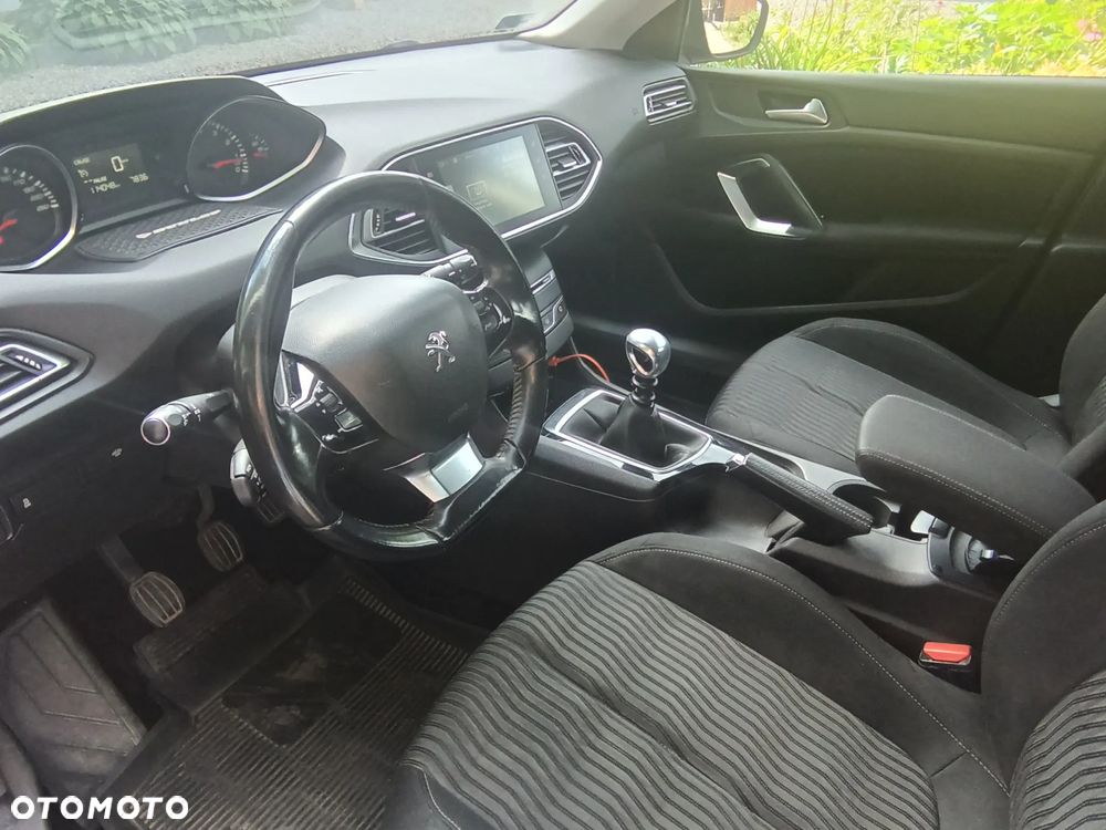 Peugeot 308 1.6 THP Access - 8