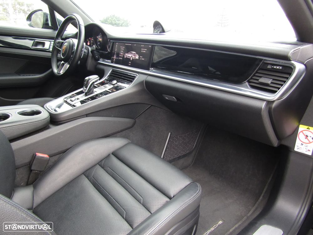Porsche Panamera 4 E-Hybrid - 27