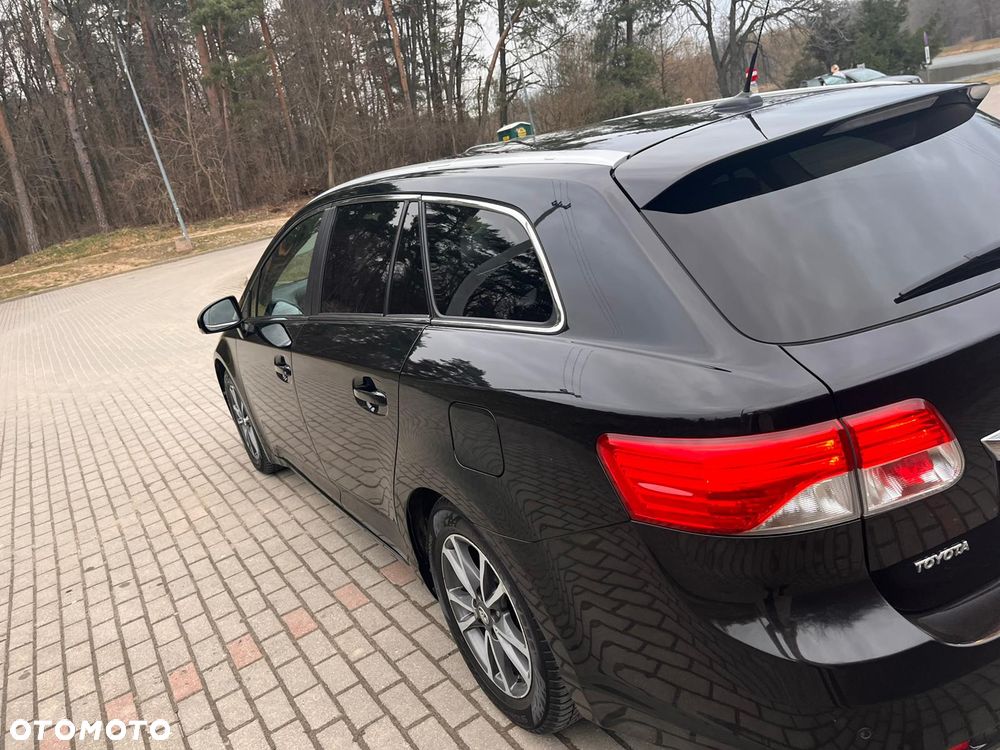 Toyota Avensis 2.0 D-4D Premium - 13