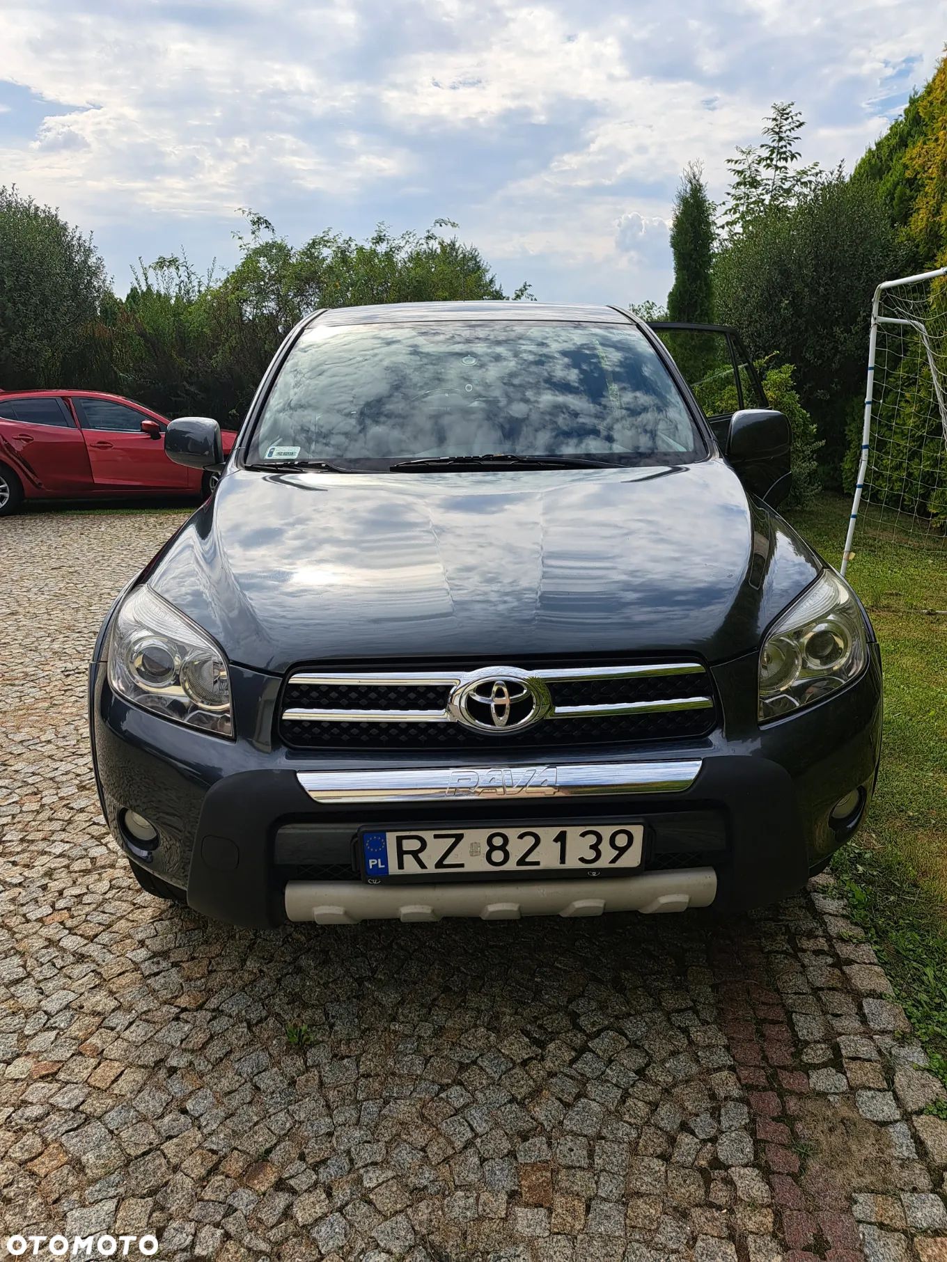 Toyota RAV4 - 1