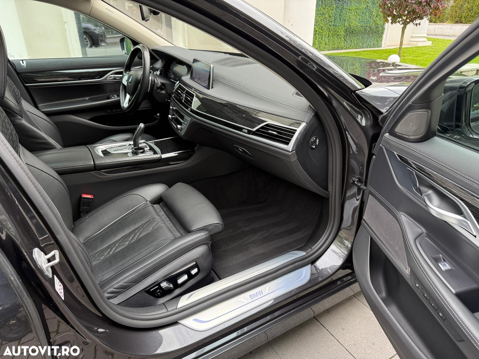 BMW Seria 7 740d xDrive MHEV - 23