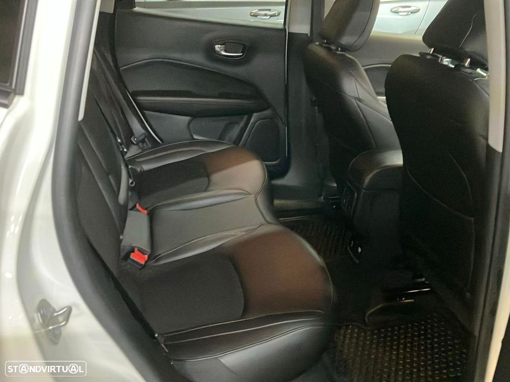 Jeep Compass 1.3 T Limited DCT - 14