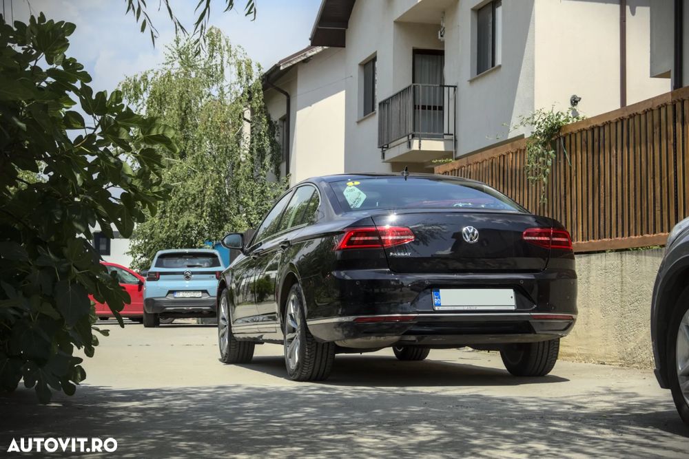 Volkswagen Passat - 2