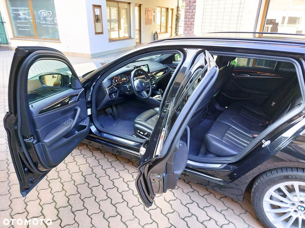 BMW Seria 5 525d Luxury Line sport - 11