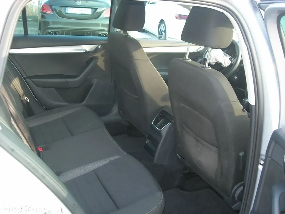 Skoda Octavia Combi 1.5 TSI ACT DSG Style - 17
