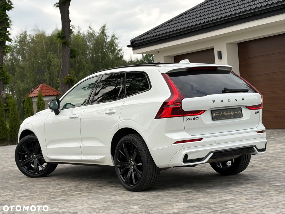Volvo XC 60 B5 B AWD Plus Black Edition - 3