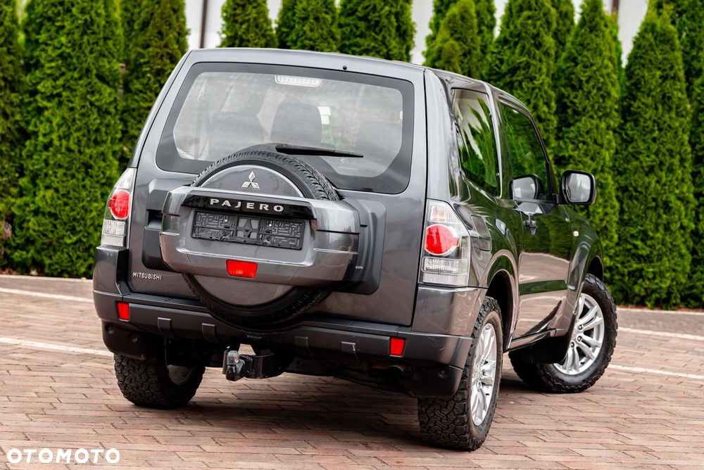 Mitsubishi Pajero 3.2 DI-D Automatik Final Edition - 10