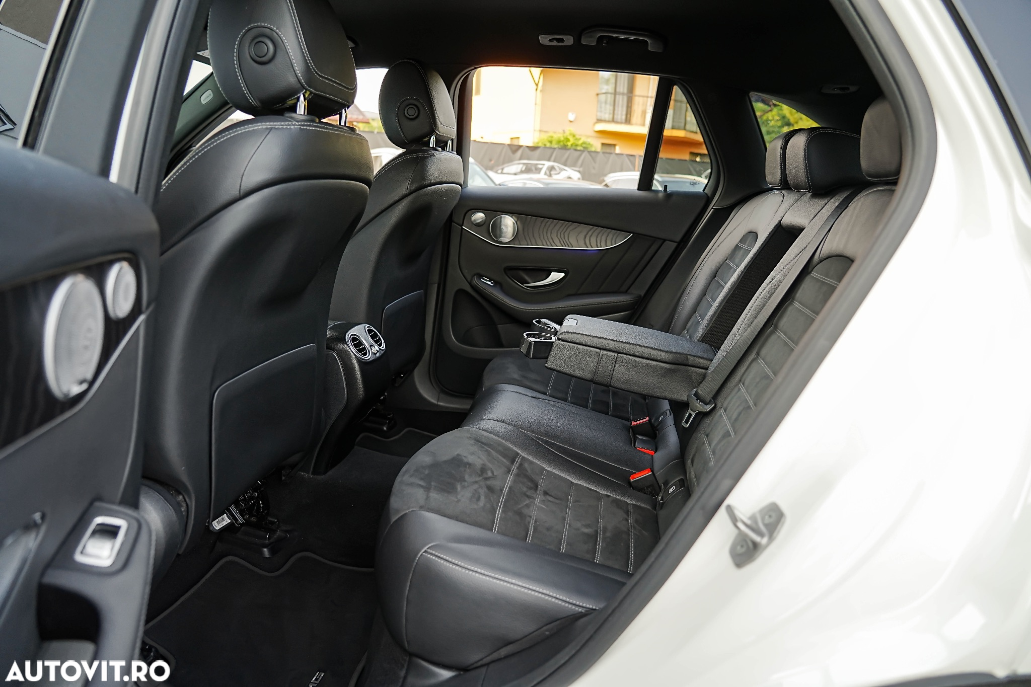 Mercedes-Benz GLC 300 4Matic 9G-TRONIC AMG Line - 18