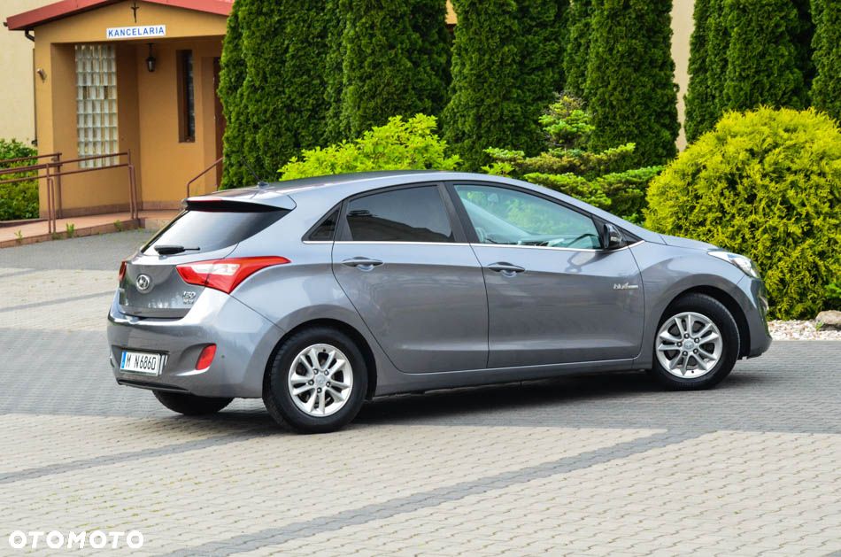 Hyundai i30 blue 1.6 CRDi Trend - 8