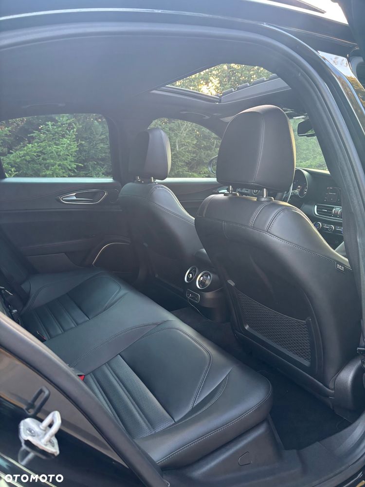 Alfa Romeo Giulia 2.0 Turbo Estrema Q4 - 16