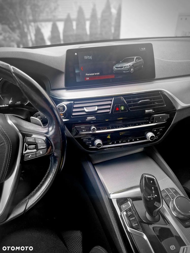 BMW Seria 5 520d xDrive - 16