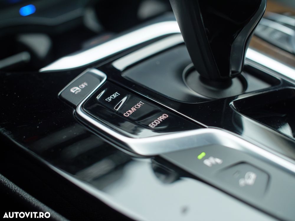 BMW X3 xDrive20d AT Advantage - 12