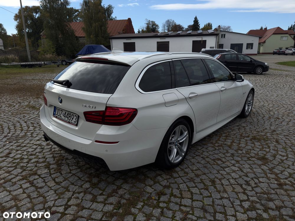 BMW Seria 5 528i Touring Sport-Aut Luxury Line - 12