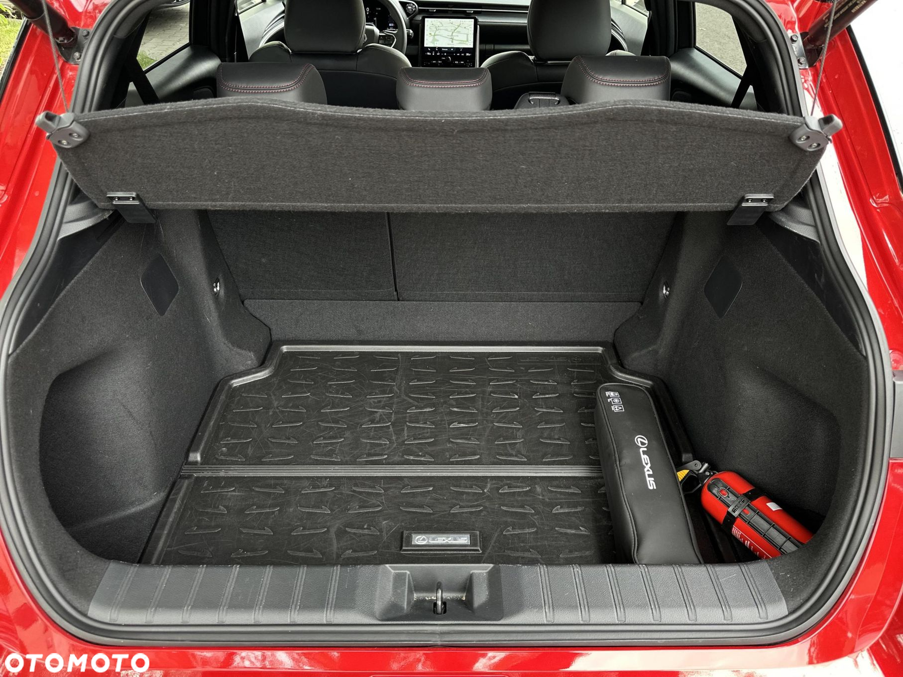Lexus LBX 1.5 Hybrid Emotion - 17