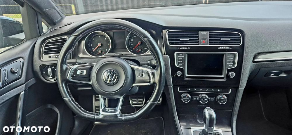Volkswagen Golf - 24