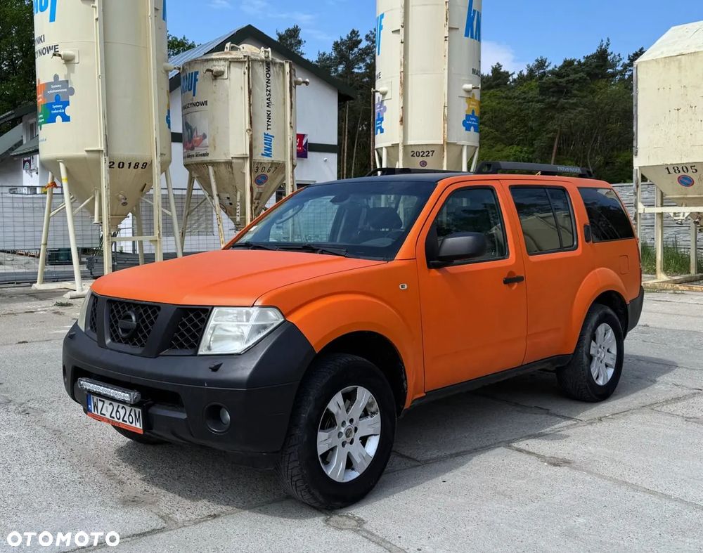Nissan Pathfinder - 1
