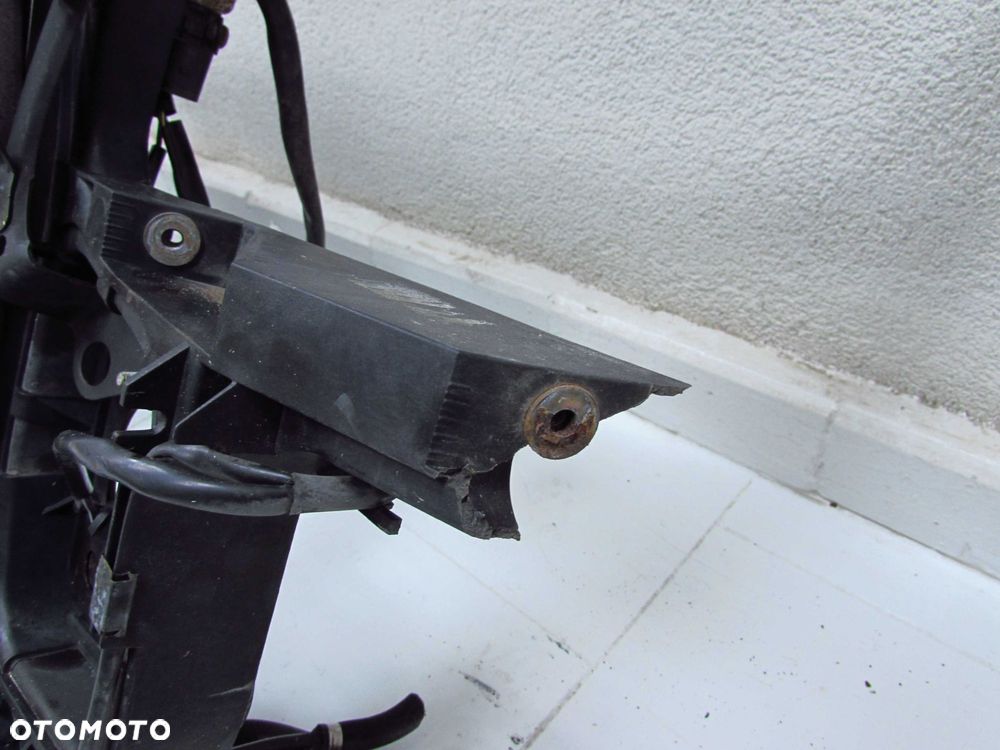 AUDI A4 B6 01-05 PAS PRZEDNI WENTYLATOR 8E0121205T - 7