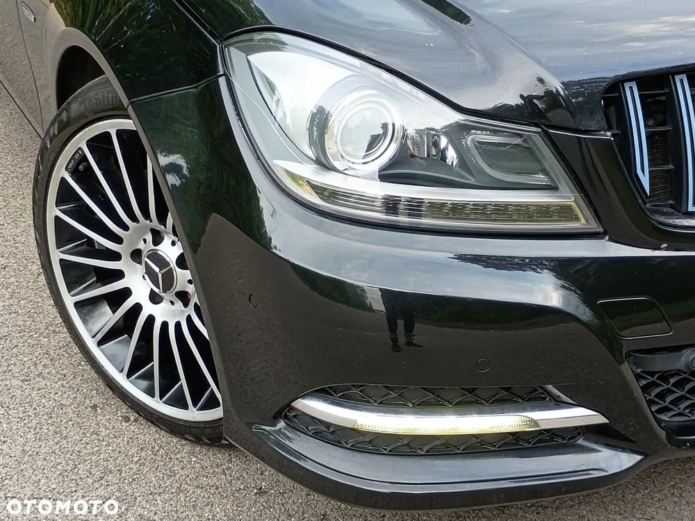 Mercedes-Benz Klasa C 180 BlueEFFICIENCY Elegance - 6