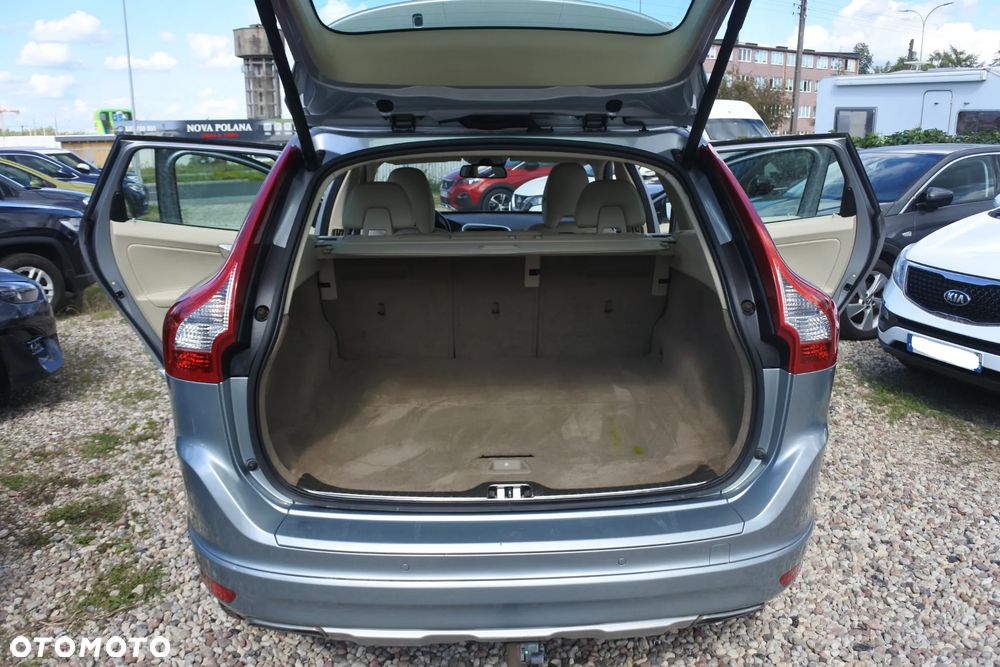 Volvo XC 60 D4 Geartronic Summum - 10