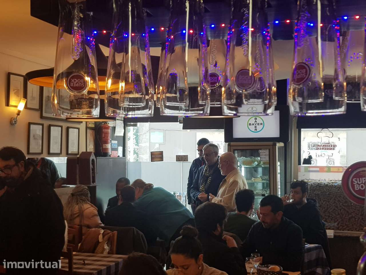 Restaurante emblemático centro porto Trespasse com cedência de cotas - Grande imagem: 3/13