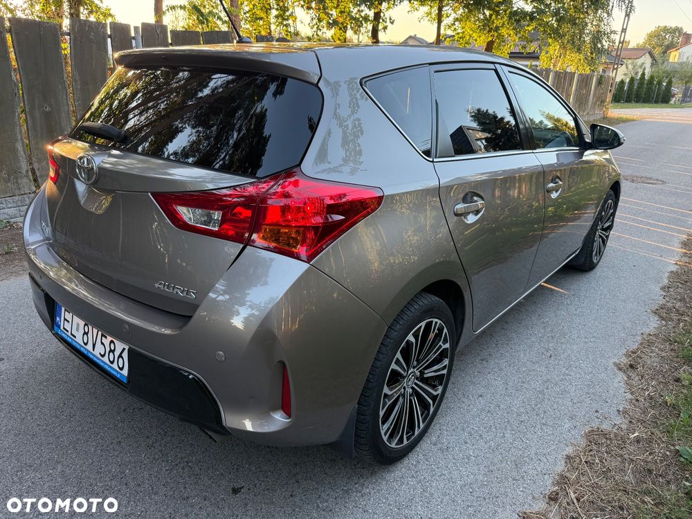 Toyota Auris 1.6 Premium - 5