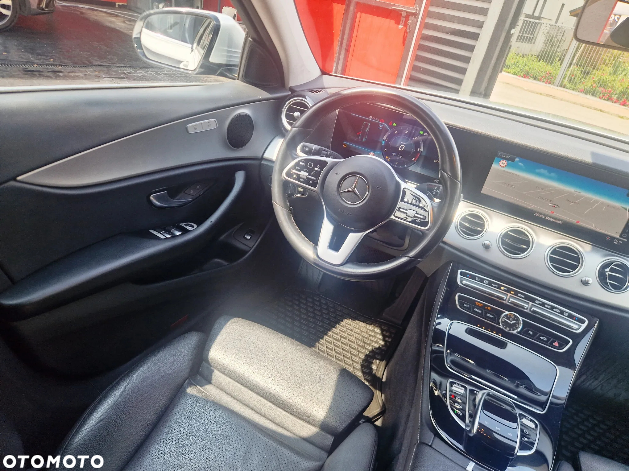 Mercedes-Benz Klasa E 200 d 9G-TRONIC - 23