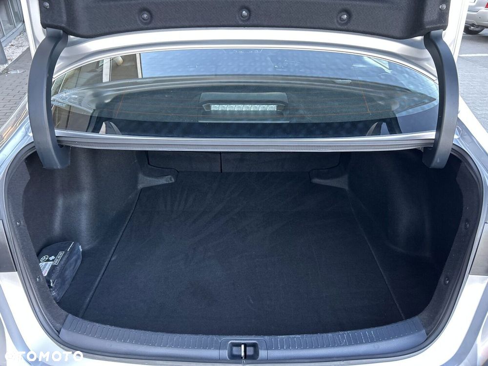 Toyota Corolla 1.8 Hybrid Comfort - 23