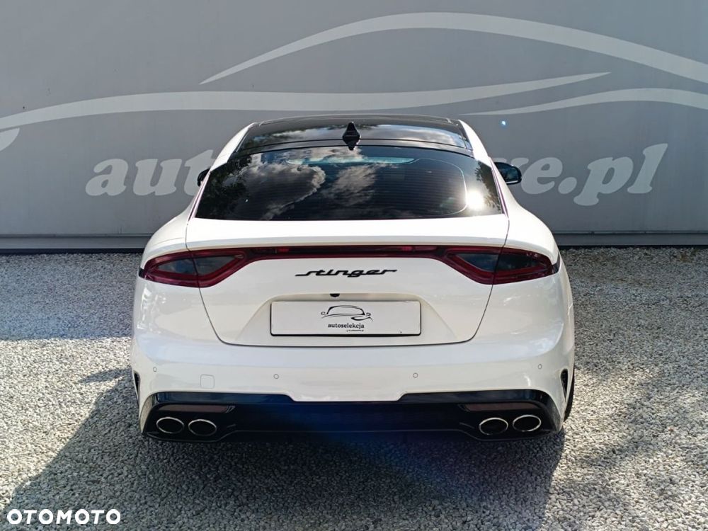 Kia Stinger - 15