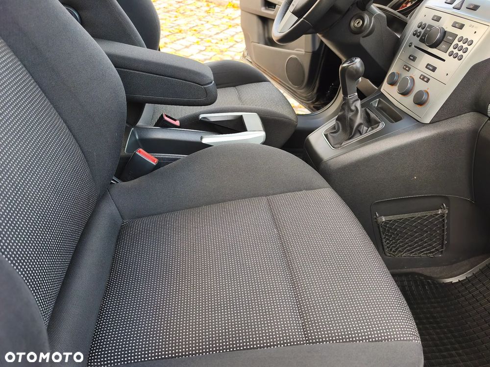 Opel Zafira - 17