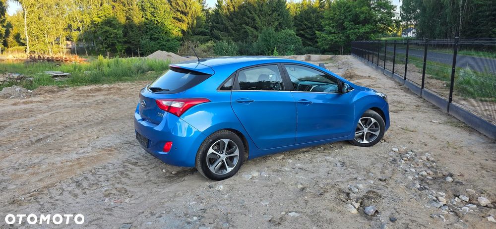 Hyundai i30 blue 1.4 Style - 10