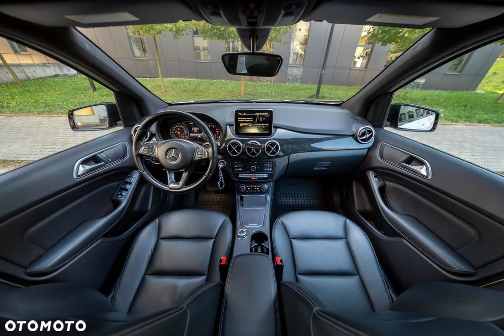 Mercedes-Benz Klasa B 250 4Matic 7G-DCT Urban - 21